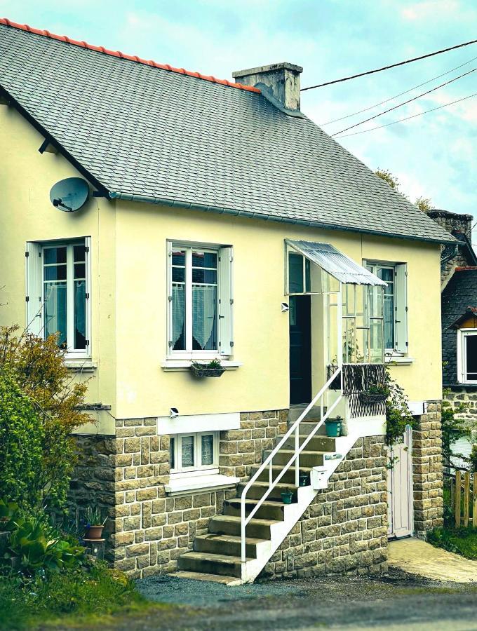 Maison Collinee Rostrenen Exterior photo